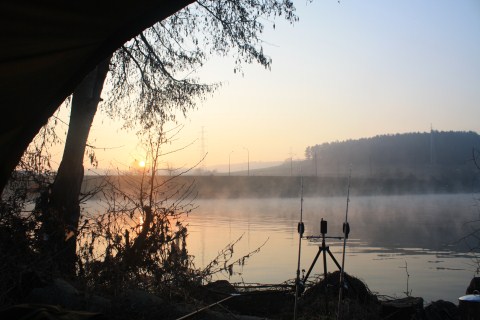 Onderwaterdobberen in de Maas