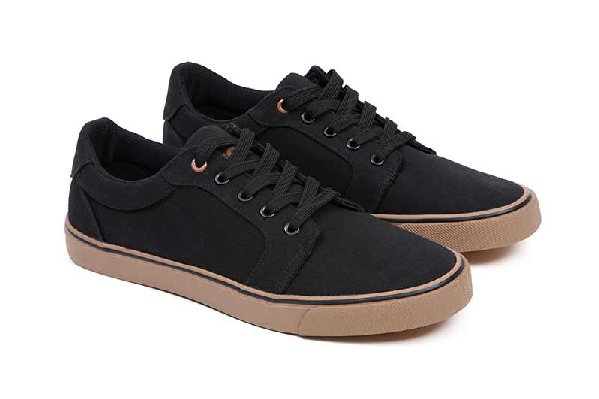 Fox Black Canvas Shoe Size 44